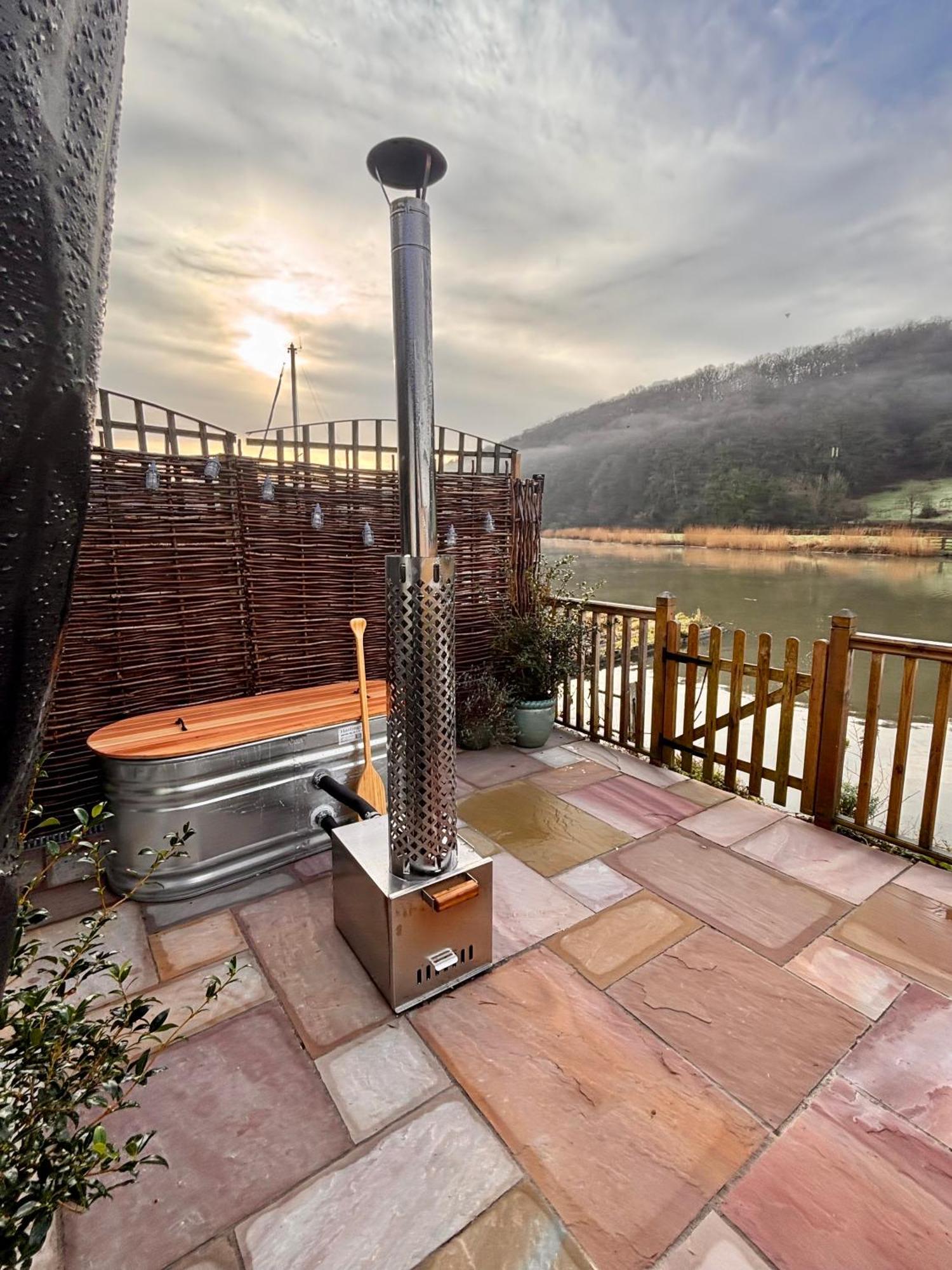 Calstock Viaduct River View & Outdoor Bath - Couples Retreat מראה חיצוני תמונה